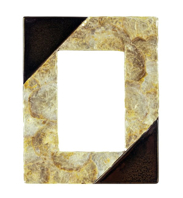 Quels conseils pour choisir des bijoux en nacre pour un look marin chic?