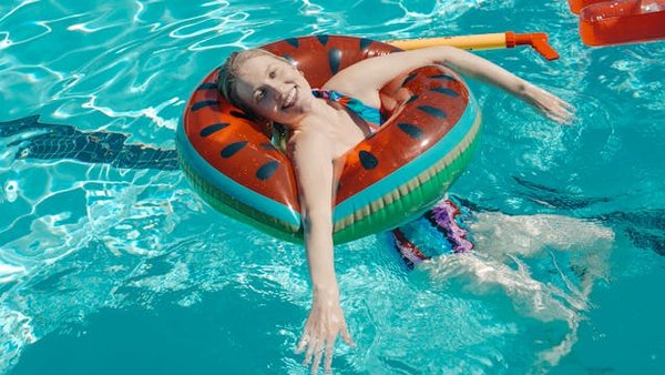 Quels sont les avantages de la pratique de la natation pour les femmes enceintes?